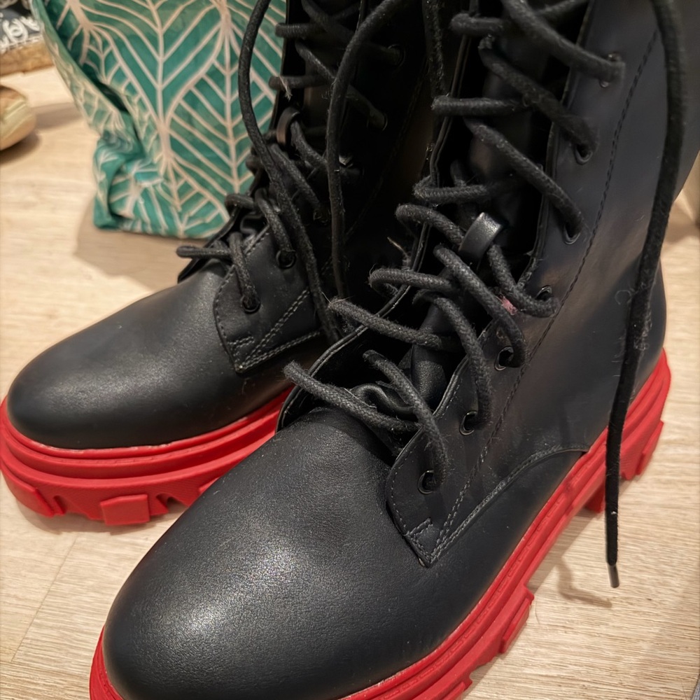 Black and Red Women's Lace-Up combat Boots - Picture 4 of 8